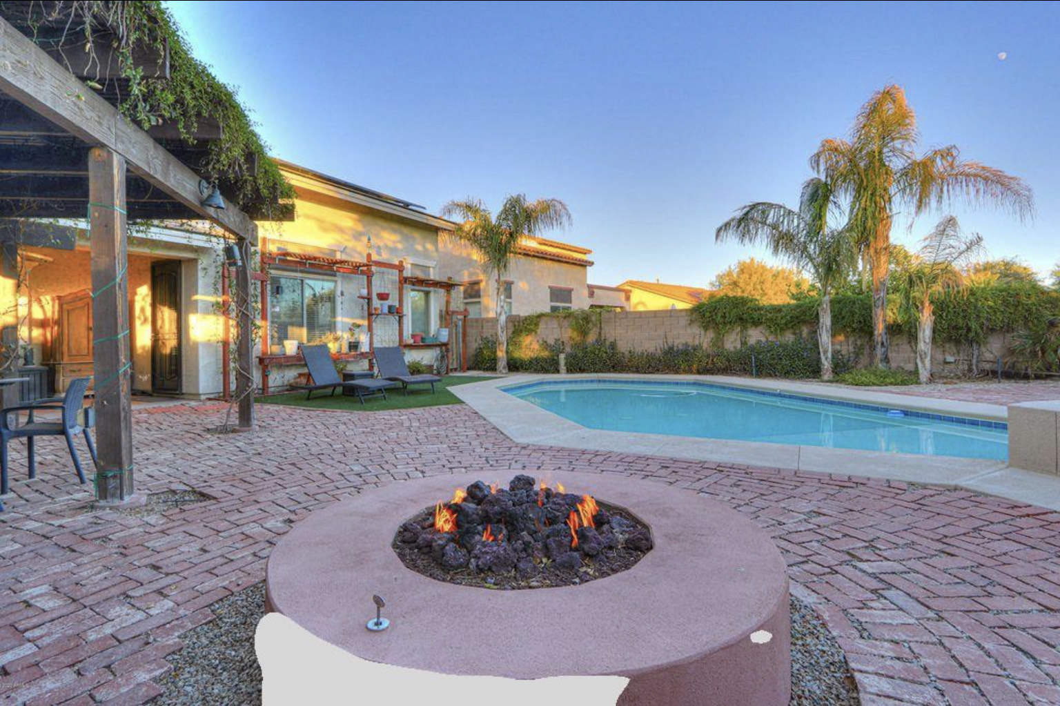 Book your kosher Casa Grande, Arizona villa vacation rental and let the